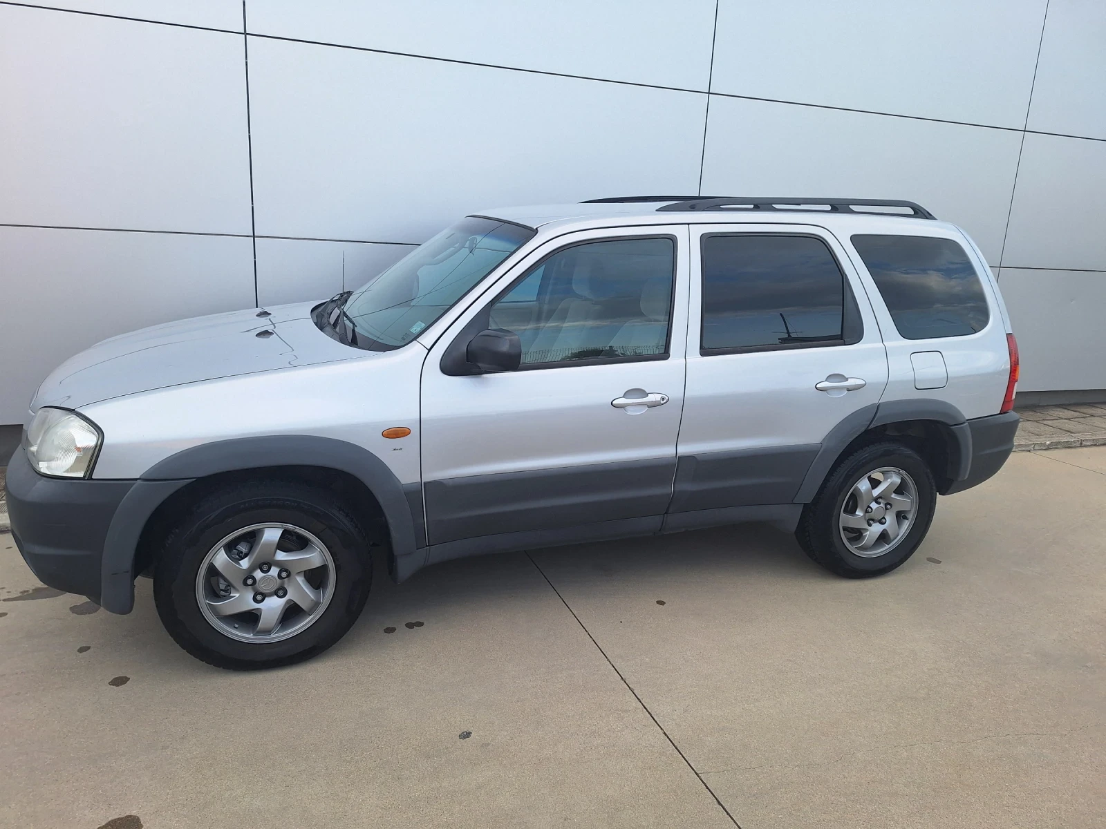 Mazda Tribute 2.0I 4x4 метан, снимка 2 - Автомобили и джипове - 55427115