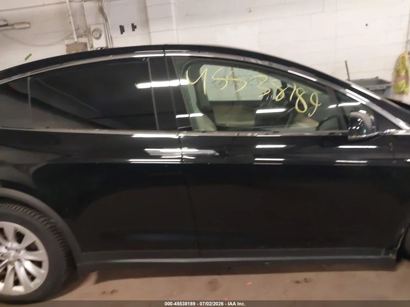 Tesla Model X 75D AWD, снимка 13 - Автомобили и джипове - 55893536