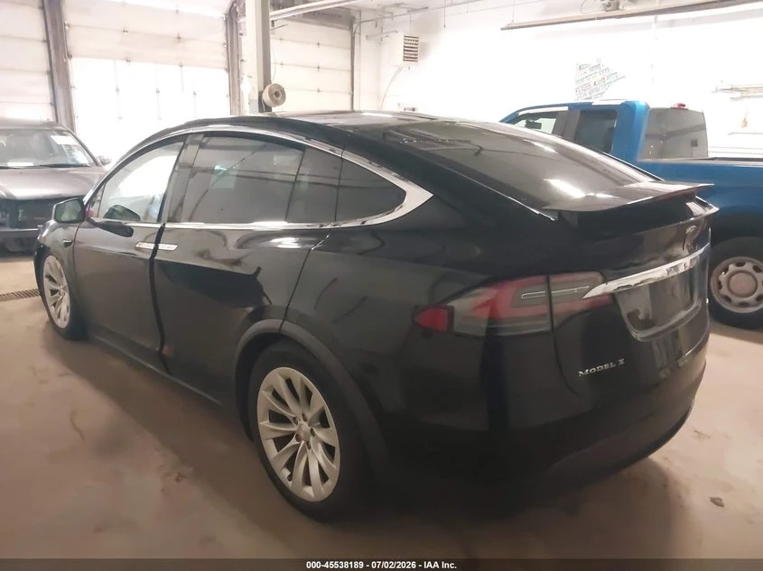 Tesla Model X 75D AWD, снимка 3 - Автомобили и джипове - 55893536