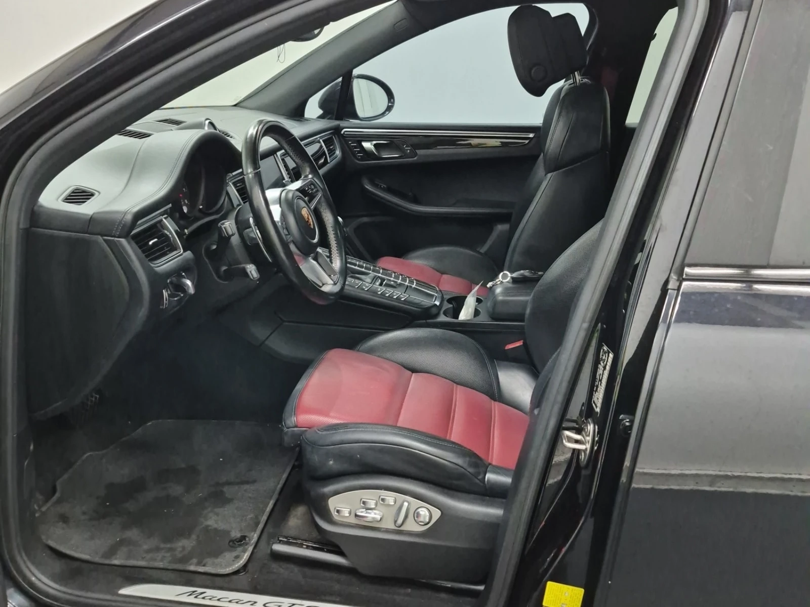 Porsche Macan * GTS * ПОДГРЕВ * KEYLESS* , снимка 8 - Автомобили и джипове - 56006749