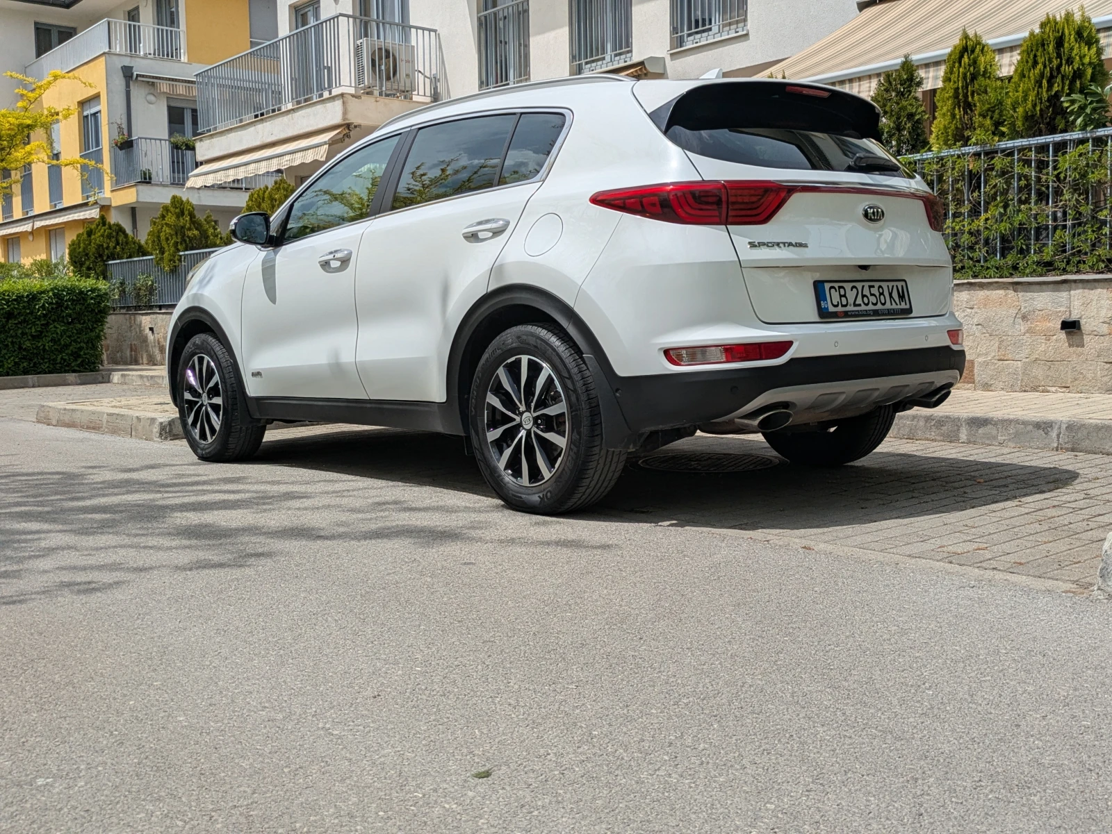 Kia Sportage, снимка 3 - Автомобили и джипове - 56246135