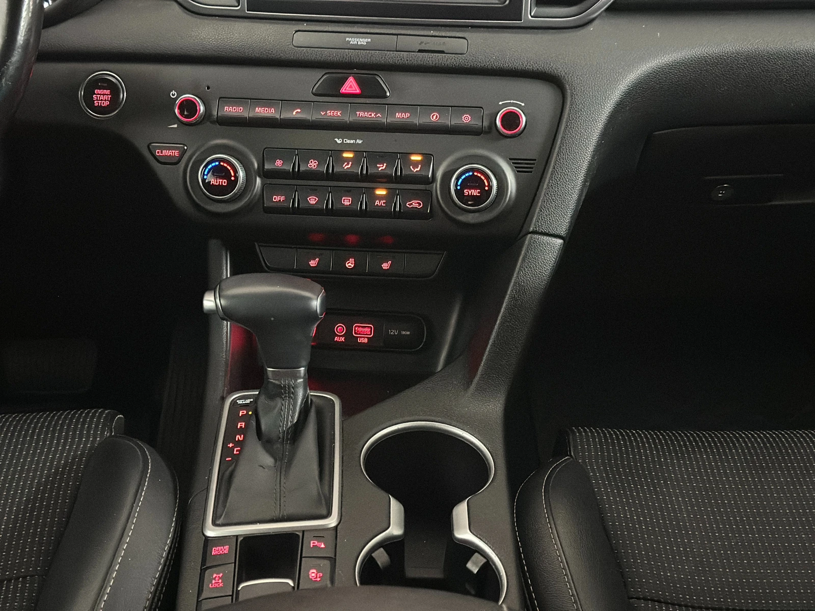 Kia Sportage, снимка 8 - Автомобили и джипове - 56246135