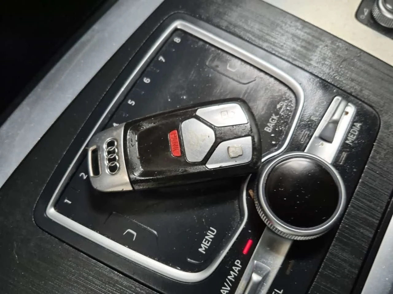 Audi Q5 * 45 Tfsi Quattro Progressiv * CARFAX *  | Mobile.bg � ����������� 9