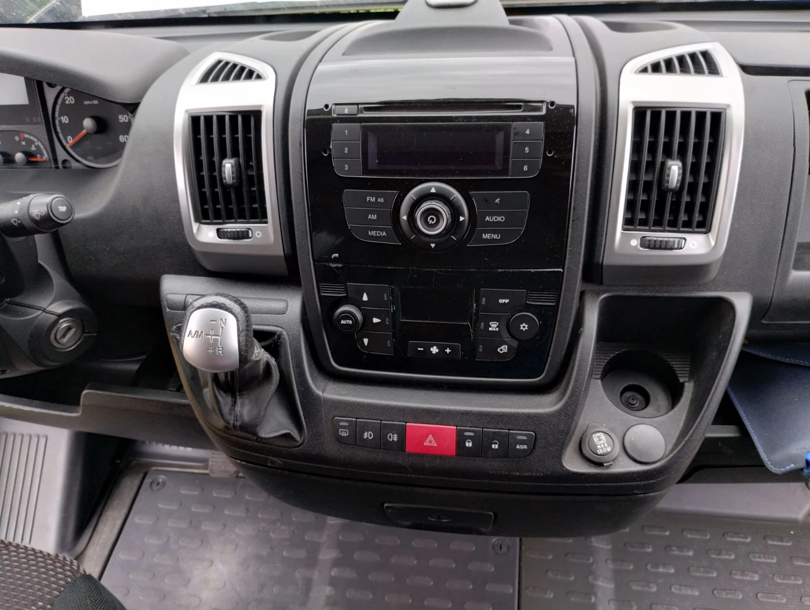 Fiat Ducato 3.0 L2H2 - изображение 6
