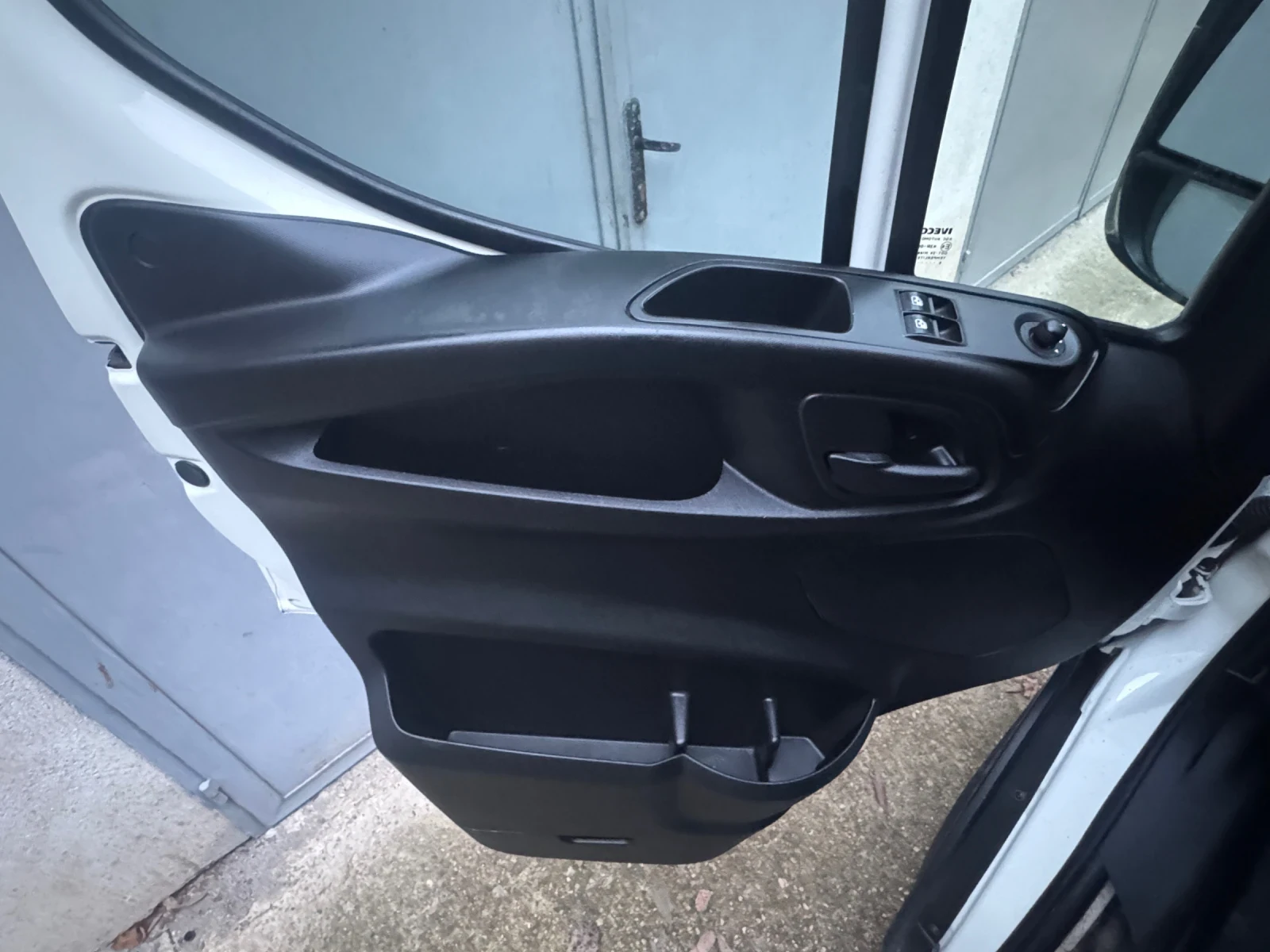 Iveco 35s13 * Navi 16/9 * Top  | Mobile.bg   14