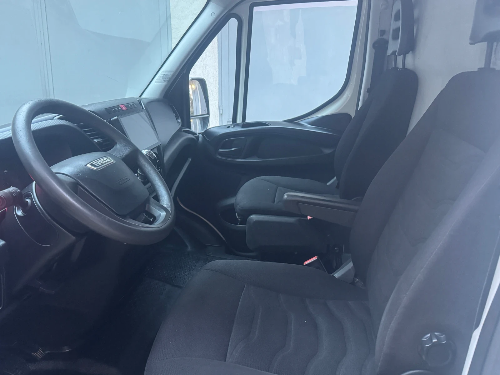 Iveco 35s13 Климатик* Navi 16/9 * Top Състояние - изображение 10