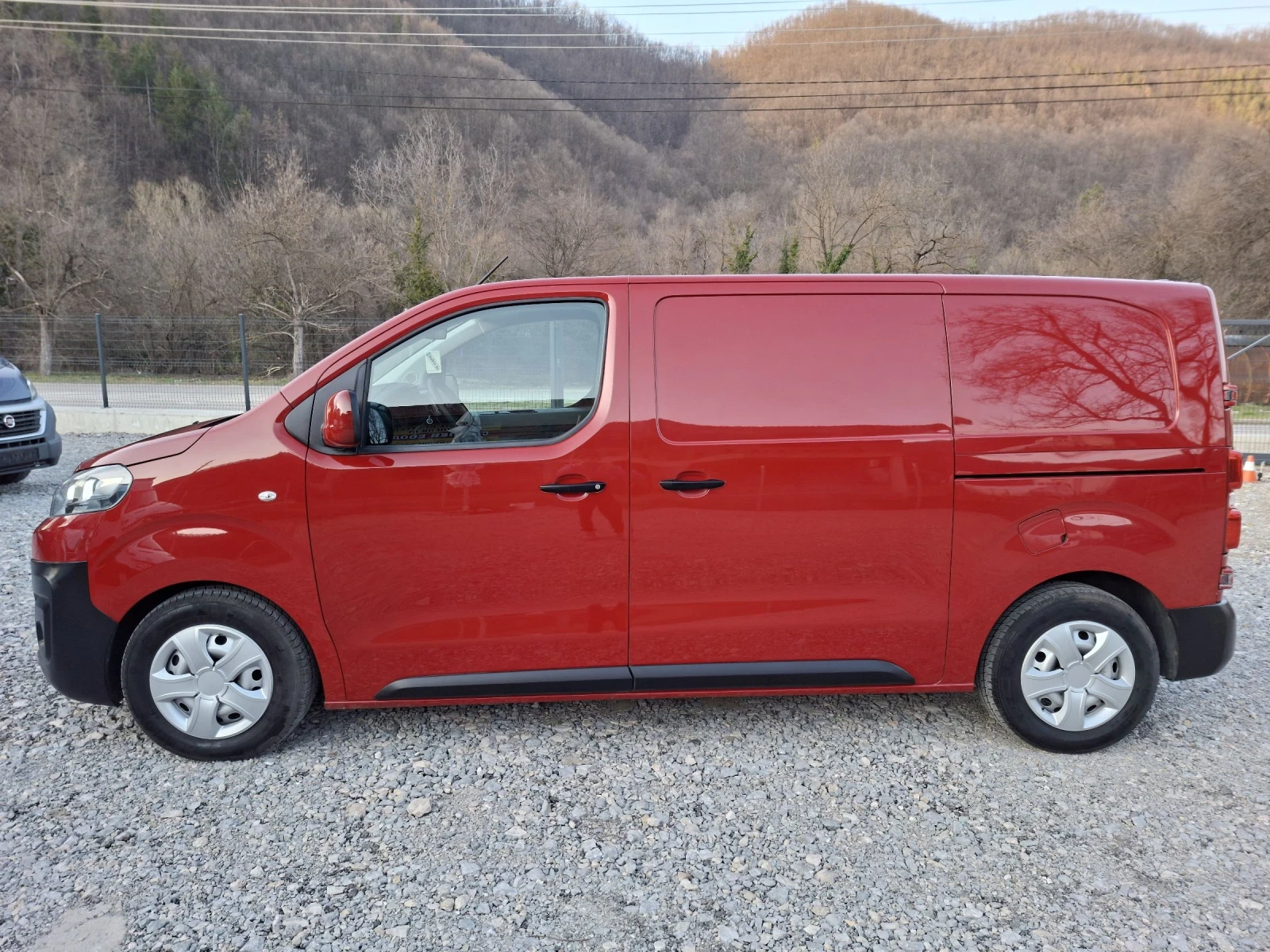 Citroen Jumpy 2.0* 177к.с.* АВТОМАТ* 2Плъзгащи Врати, снимка 2 - Бусове и автобуси - 53861994