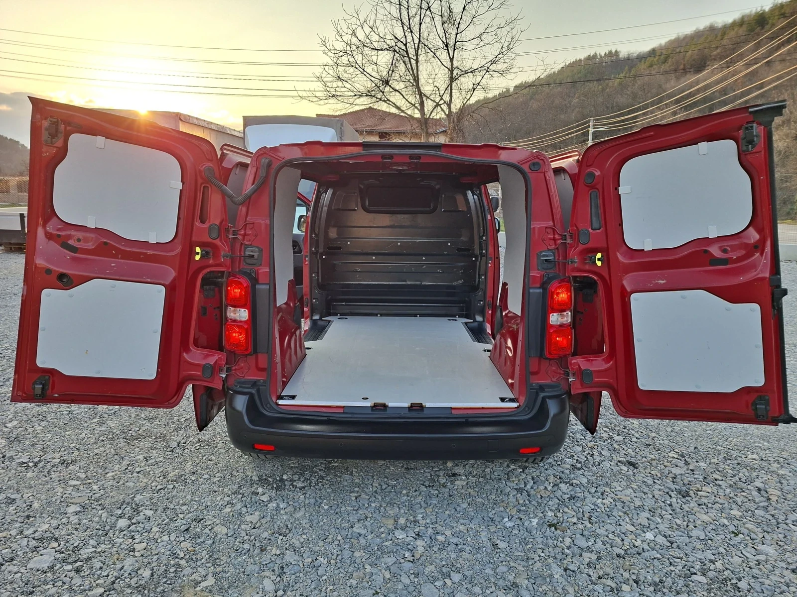 Citroen Jumpy 2.0* 177к.с.* АВТОМАТ* 2Плъзгащи Врати, снимка 15 - Бусове и автобуси - 53861994