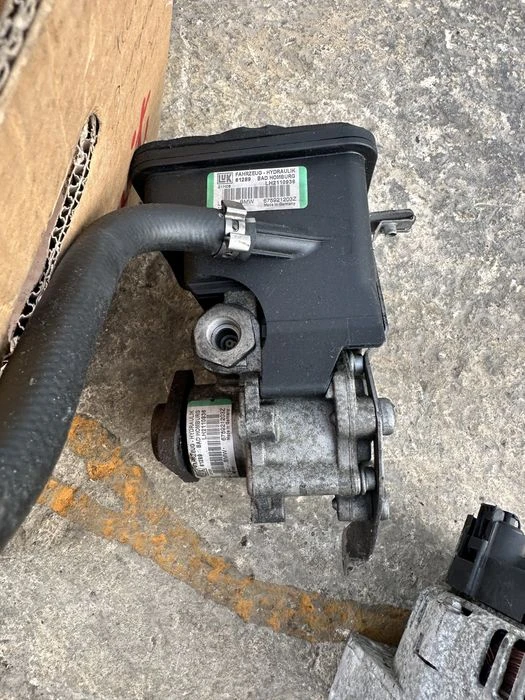 Хидравлична помпа Bmw E65 E66 30d 6779857 LH2110936