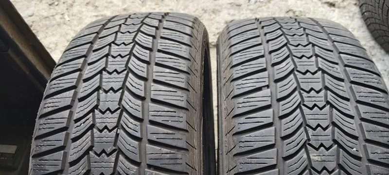 Гуми Зимни 215/50R17, снимка 3 - Гуми и джанти - 35124503