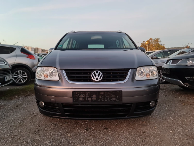 VW Touran КАТО ЧИСТО НОВА, снимка 6 - Автомобили и джипове - 47884383