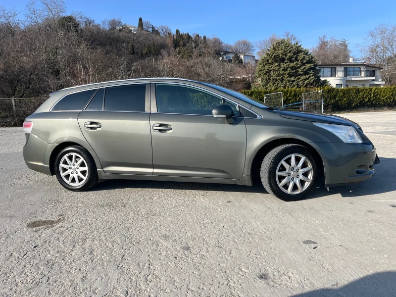 Toyota Avensis 2.0 D4D, снимка 3 - Автомобили и джипове - 48920780