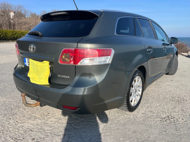 Toyota Avensis 2.0 D4D, снимка 6 - Автомобили и джипове - 48920780