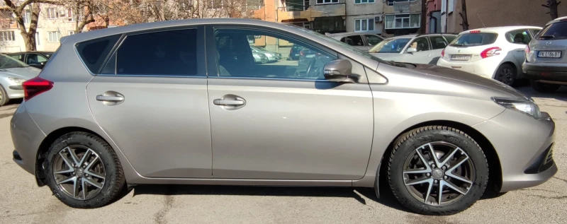 Toyota Auris 1.2 Turbo, CVT, снимка 2 - Автомобили и джипове - 49048927