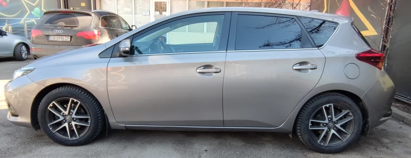 Toyota Auris 1.2 Turbo, CVT, снимка 6 - Автомобили и джипове - 49048927