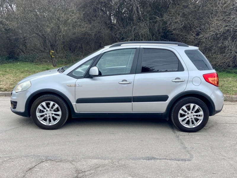 Suzuki SX4 1.6i Автоматик, снимка 2 - Автомобили и джипове - 49471711