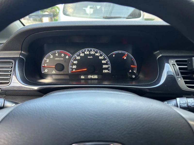 Honda Fr-v, снимка 9 - Автомобили и джипове - 51911533