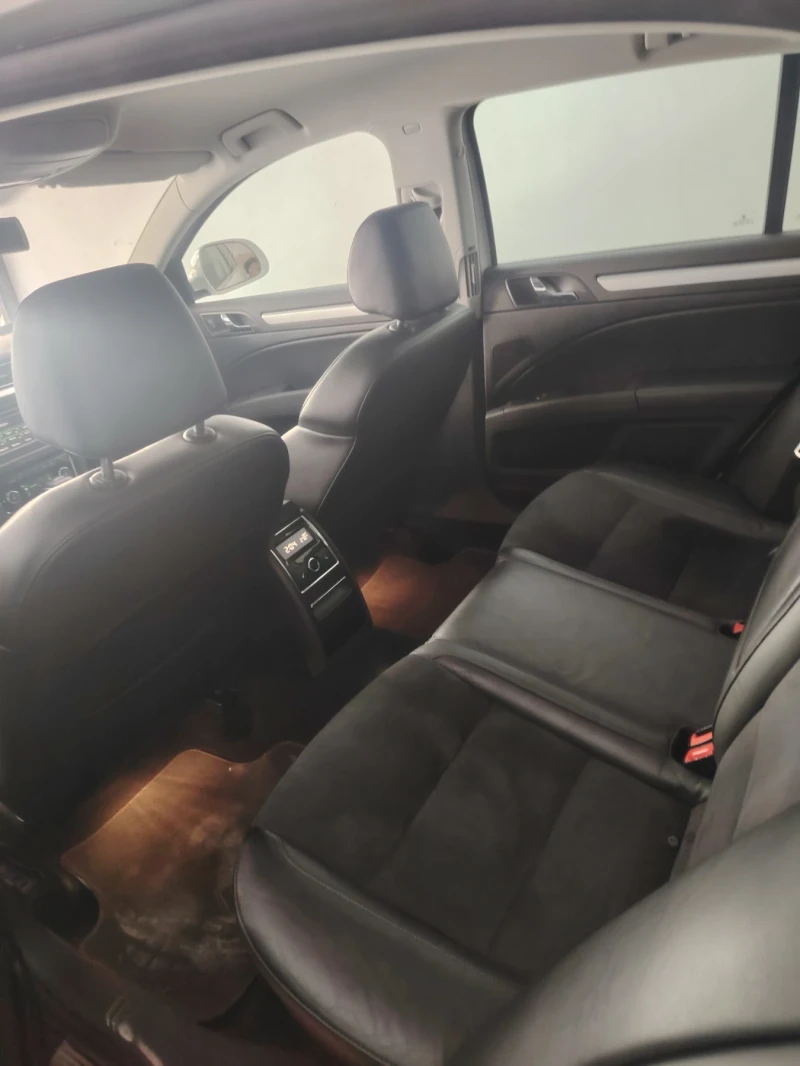 Skoda Superb 1.8 TFSI, снимка 11 - Автомобили и джипове - 51086393