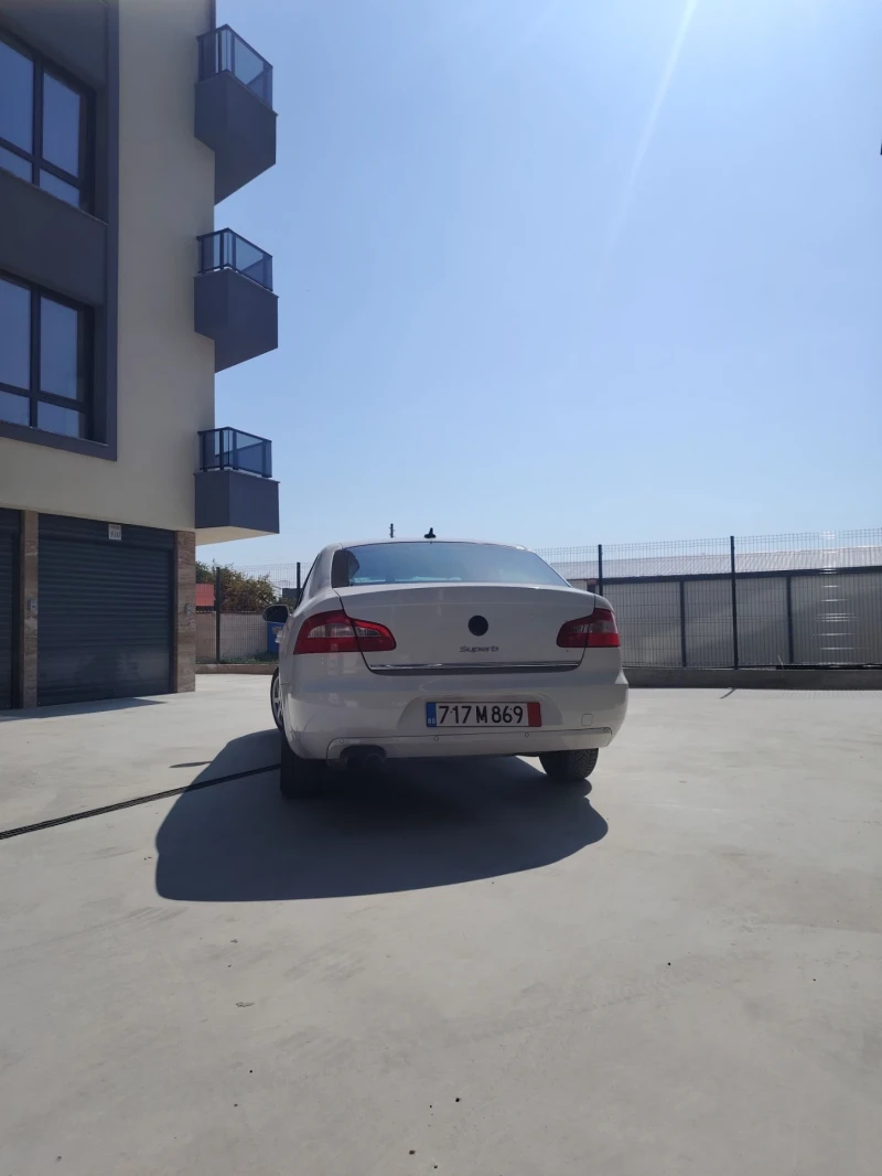 Skoda Superb 1.8 TFSI, снимка 13 - Автомобили и джипове - 51086393