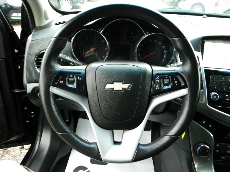Chevrolet Cruze 1.7CDTI-6ck* FACE LIFT* NAVI-КОЖА* KATO НОВ* EURO5, снимка 17 - Автомобили и джипове - 52680348