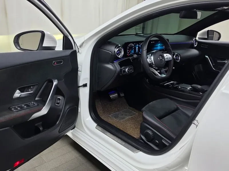Mercedes-Benz A 250 4MATIC, снимка 9 - Автомобили и джипове - 56016816