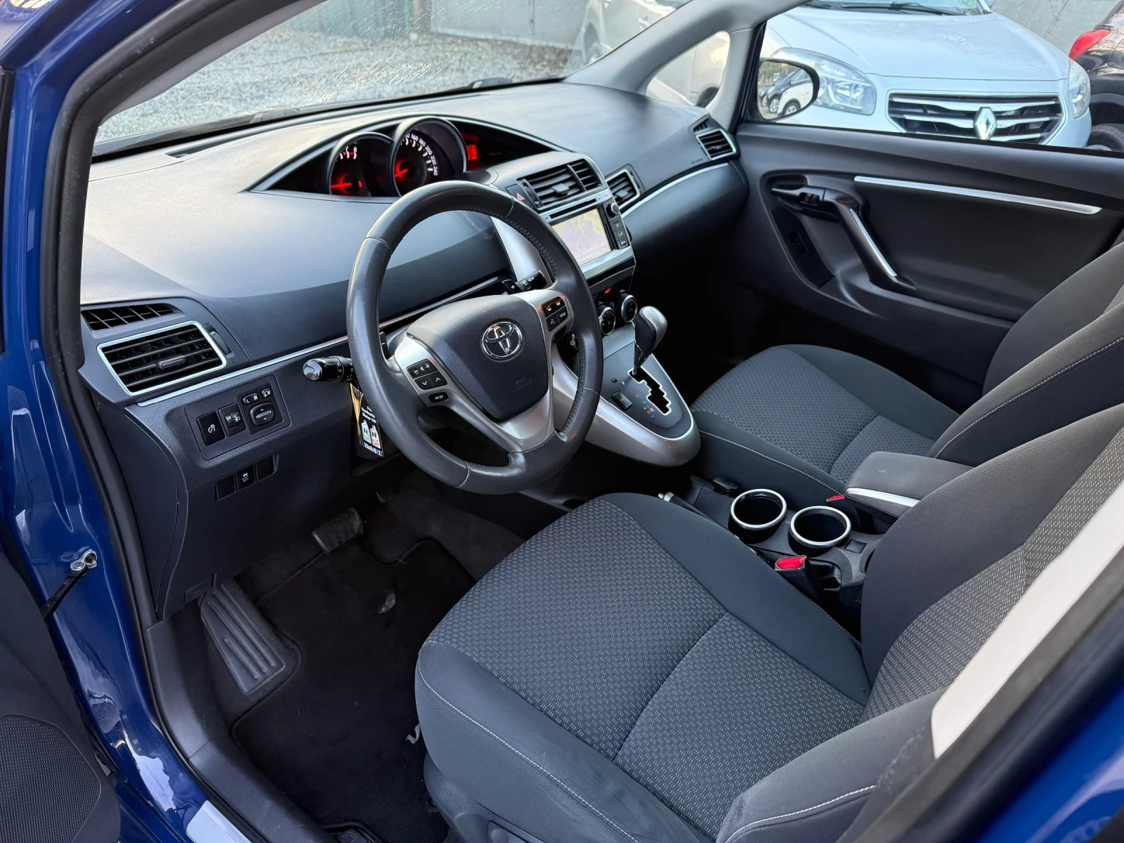 Toyota Verso 1.8i Luna Facelift A�������� - ��������� - 7����� | Mobile.bg � ����������� 8