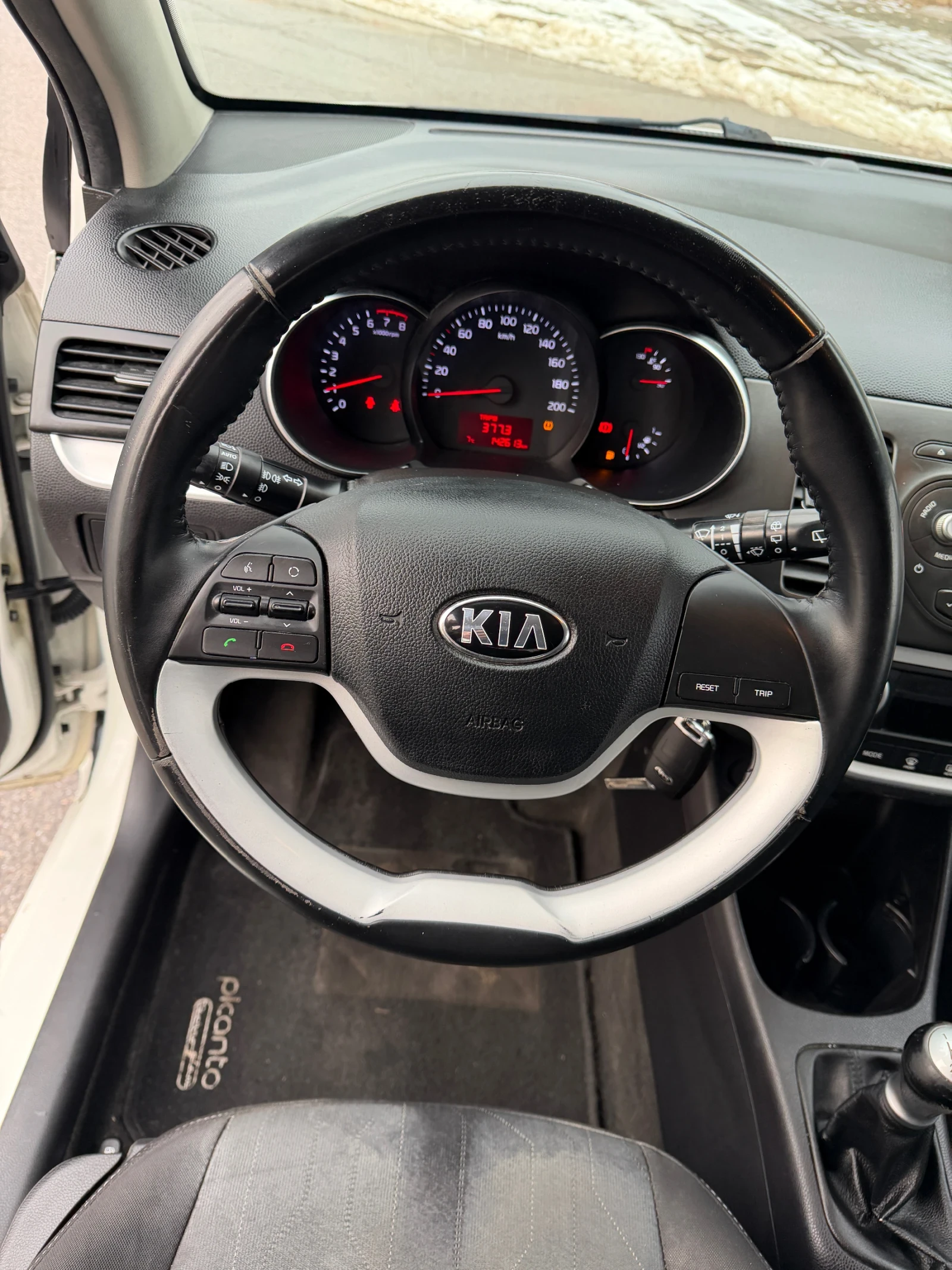 Kia Picanto 1.0 газов инжекцион - изображение 10