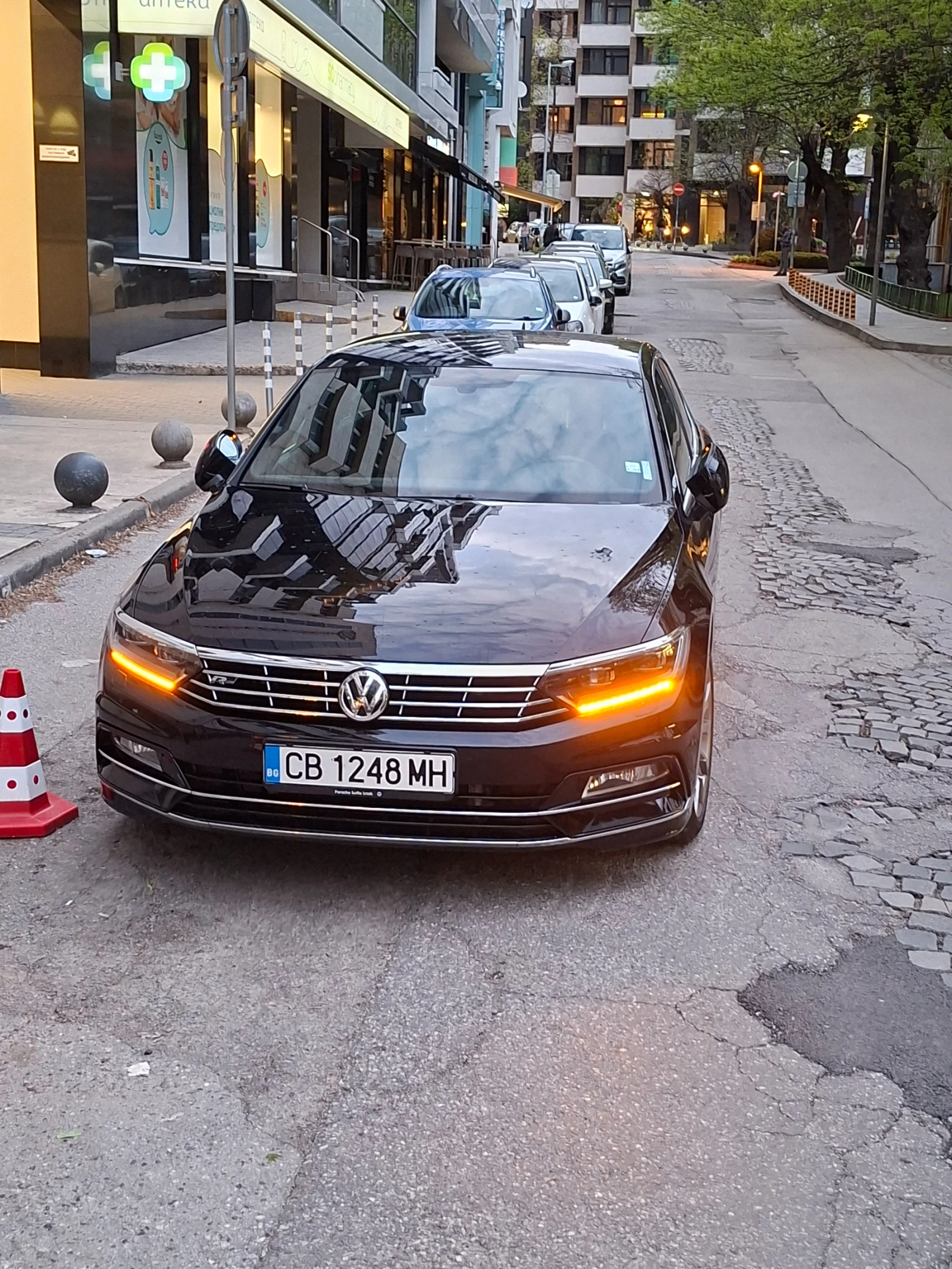 VW Passat R Line специална цена до 05.05.2026, снимка 2 - Автомобили и джипове - 53851833