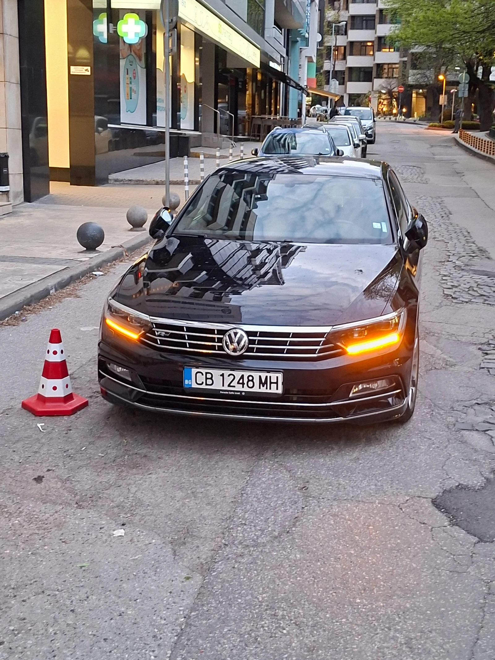 VW Passat R Line специална цена до 05.05.2026, снимка 16 - Автомобили и джипове - 53851833