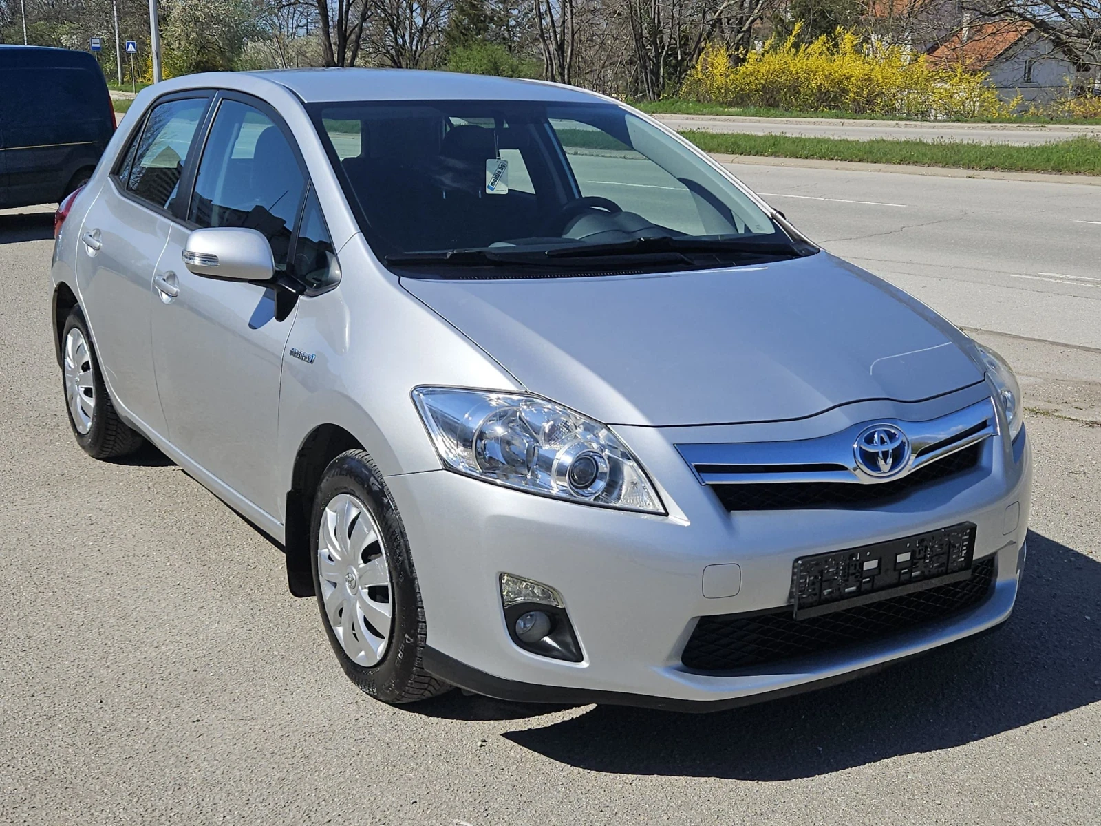 Toyota Auris 1.8HYBRID--AUTOMAT