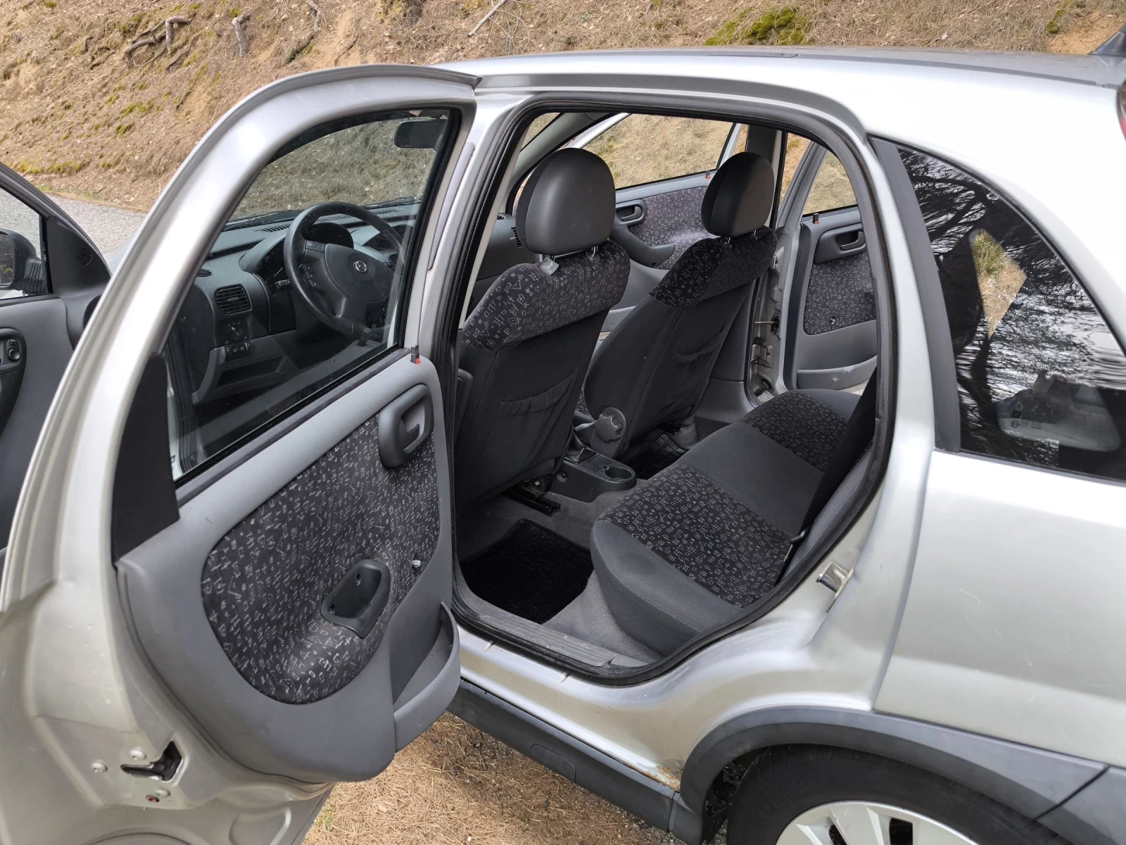 Opel Corsa, снимка 11 - Автомобили и джипове - 54220316