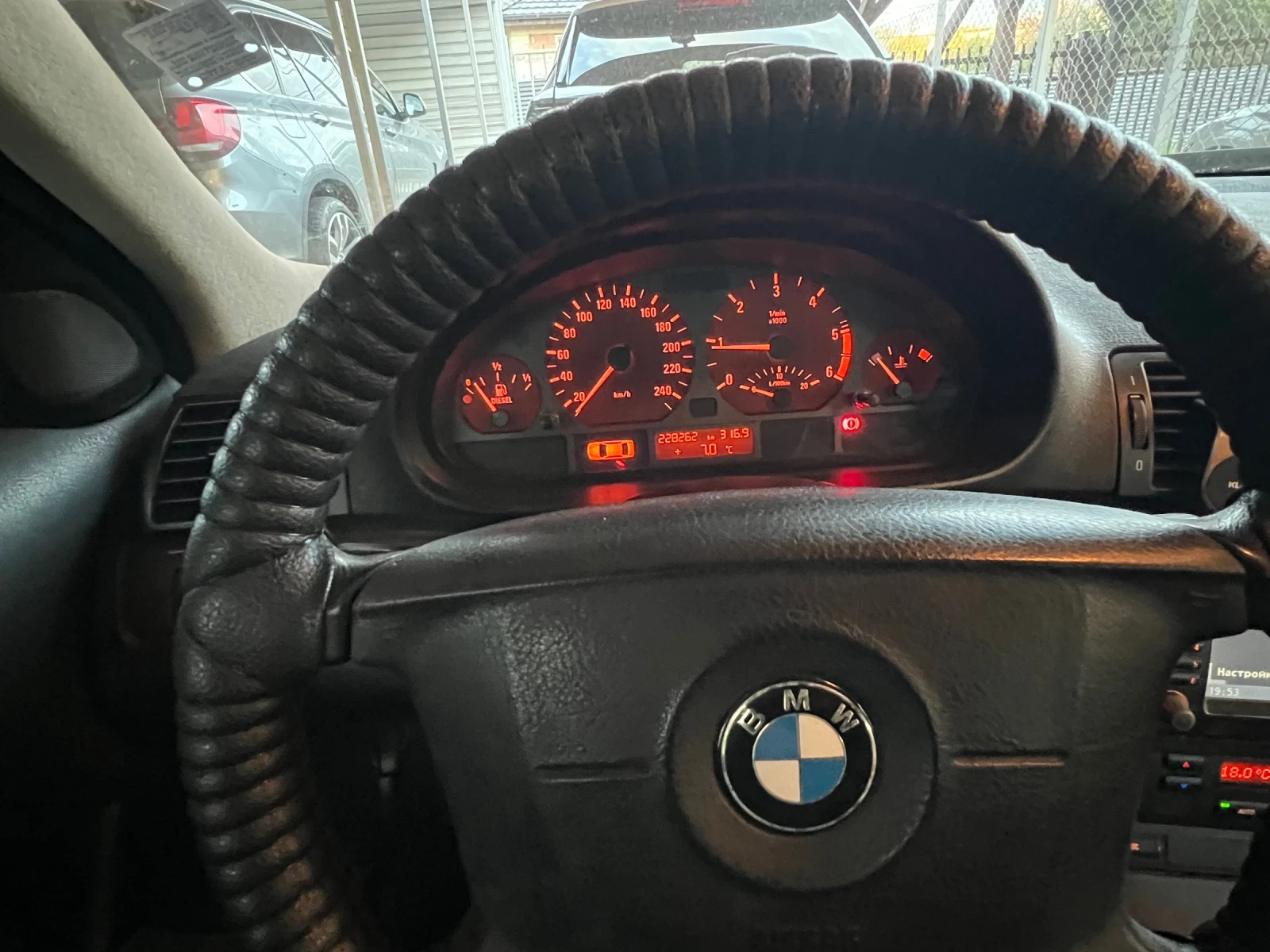 BMW 320, снимка 9 - Автомобили и джипове - 54383235