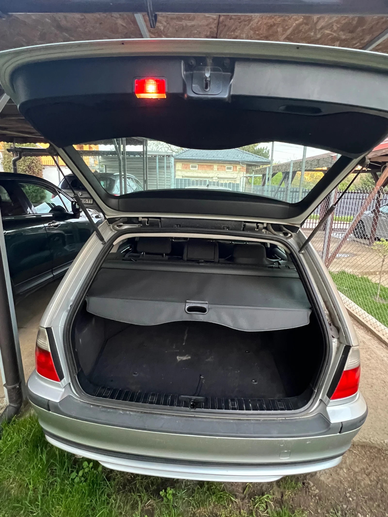 BMW 320, снимка 11 - Автомобили и джипове - 54383235