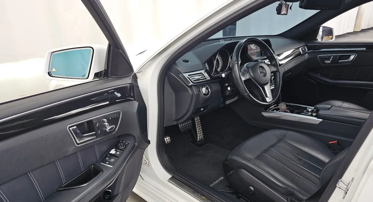 Mercedes-Benz E 350 CDI * AMG * ПАНОРАМА * ОБДУХВАНЕ * , снимка 5 - Автомобили и джипове - 55408176