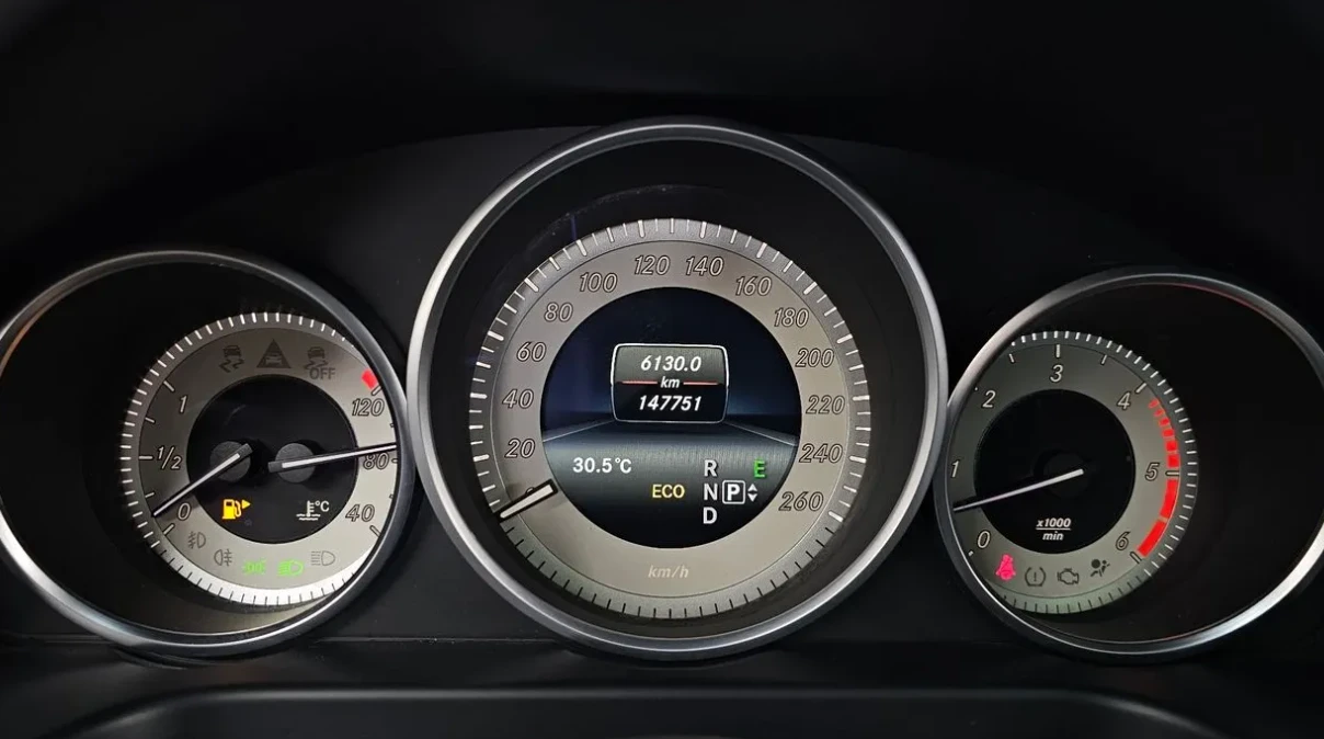 Mercedes-Benz E 350 CDI * AMG * ПАНОРАМА * ОБДУХВАНЕ * , снимка 7 - Автомобили и джипове - 55408176