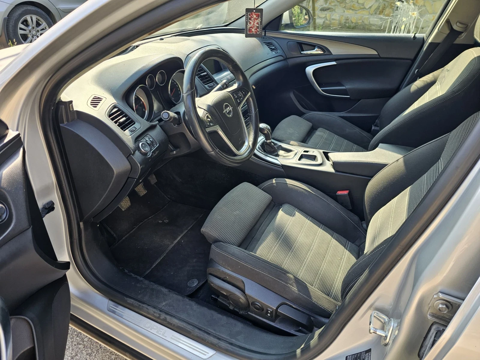 Opel Insignia, снимка 9 - Автомобили и джипове - 55622291