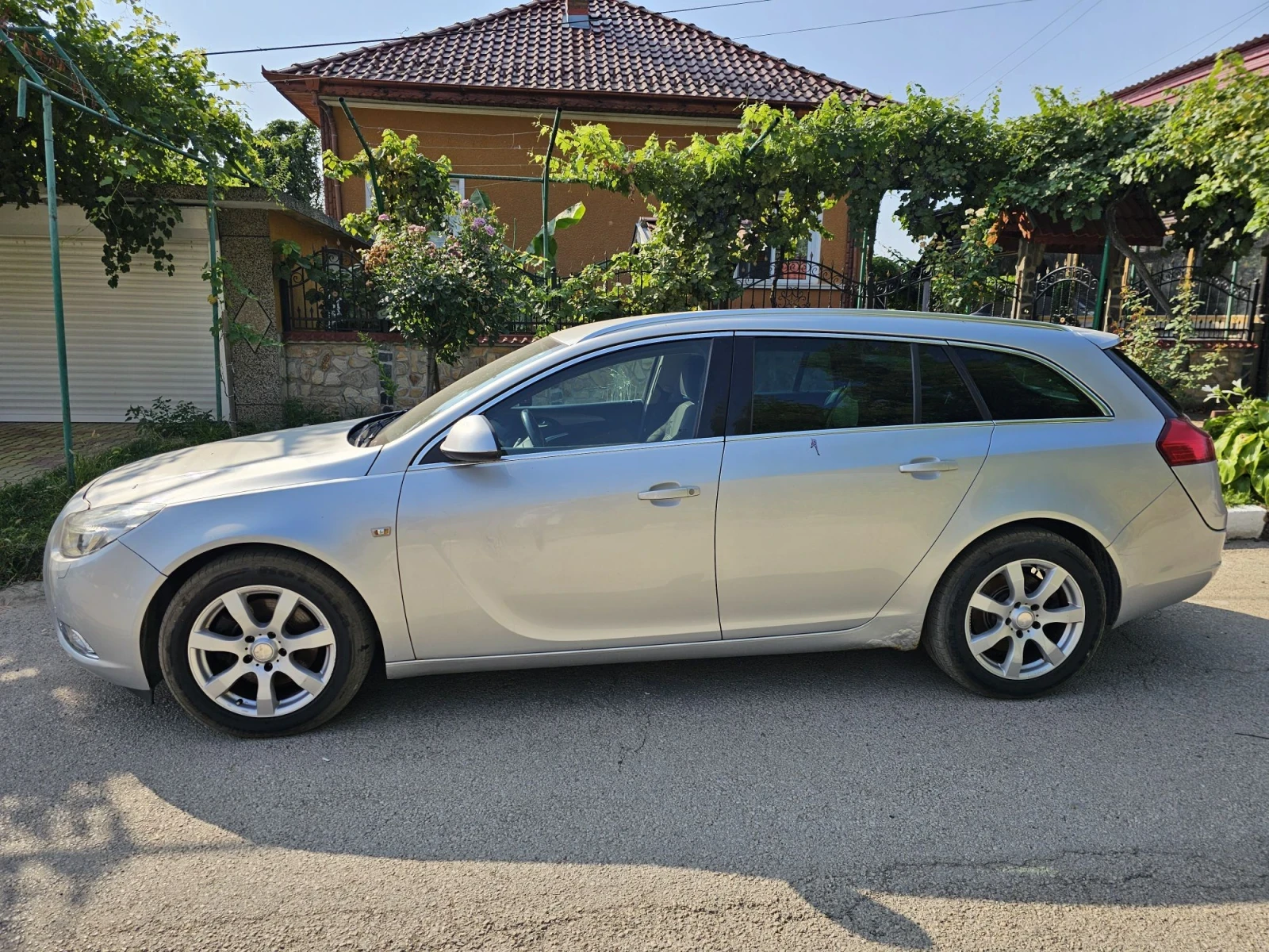 Opel Insignia, снимка 3 - Автомобили и джипове - 55622291
