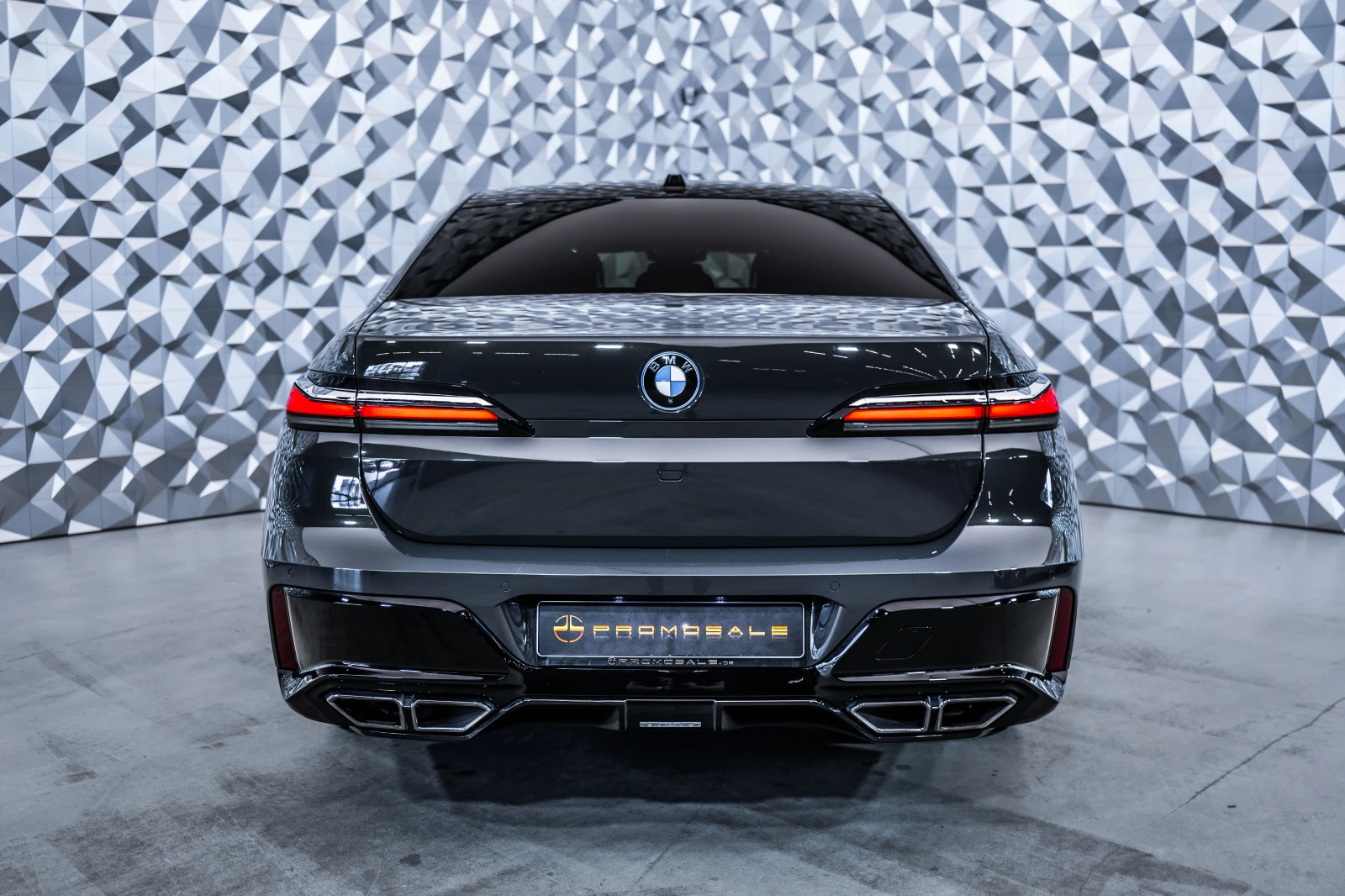 BMW 760 M760e xDrive * Msport* B&W* 360* Individual, снимка 5 - Автомобили и джипове - 55786307
