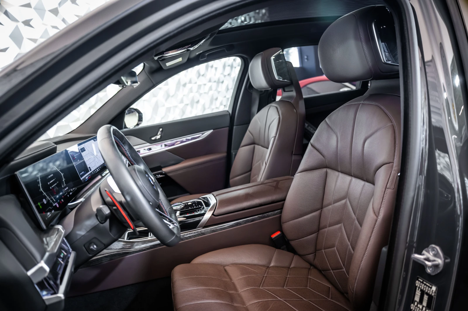 BMW 760 M760e xDrive * Msport* B&W* 360* Individual, снимка 12 - Автомобили и джипове - 55786307