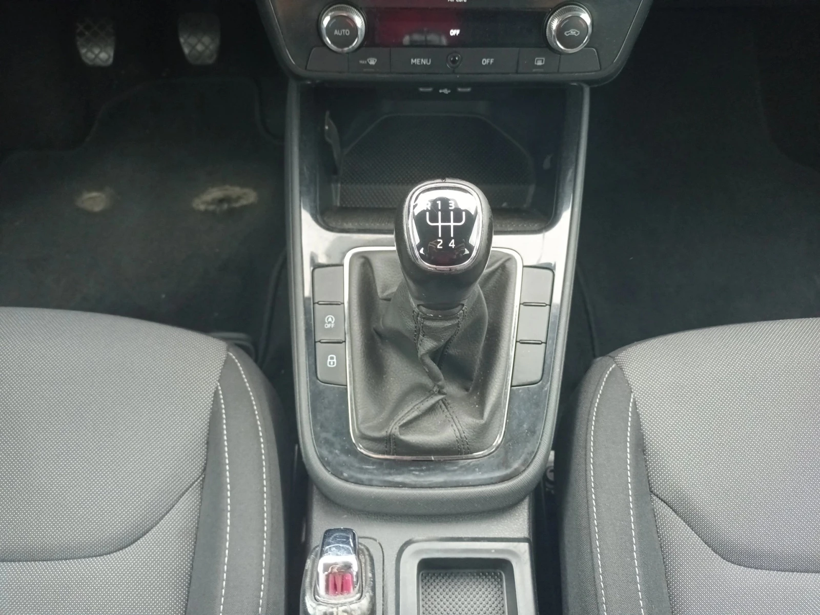 Skoda Fabia 1.0 MPI / LPG, снимка 15 - Автомобили и джипове - 56085490