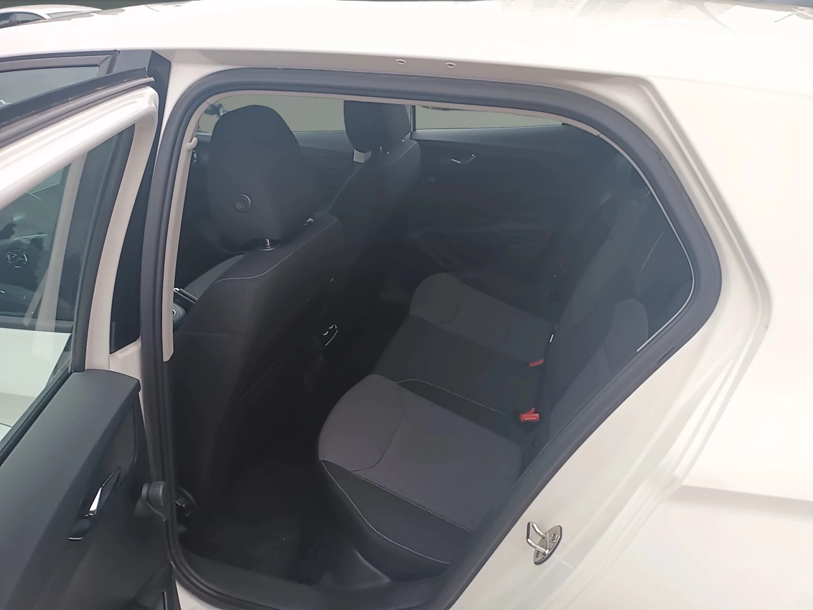 Skoda Fabia 1.0 MPI / LPG, снимка 12 - Автомобили и джипове - 56085490