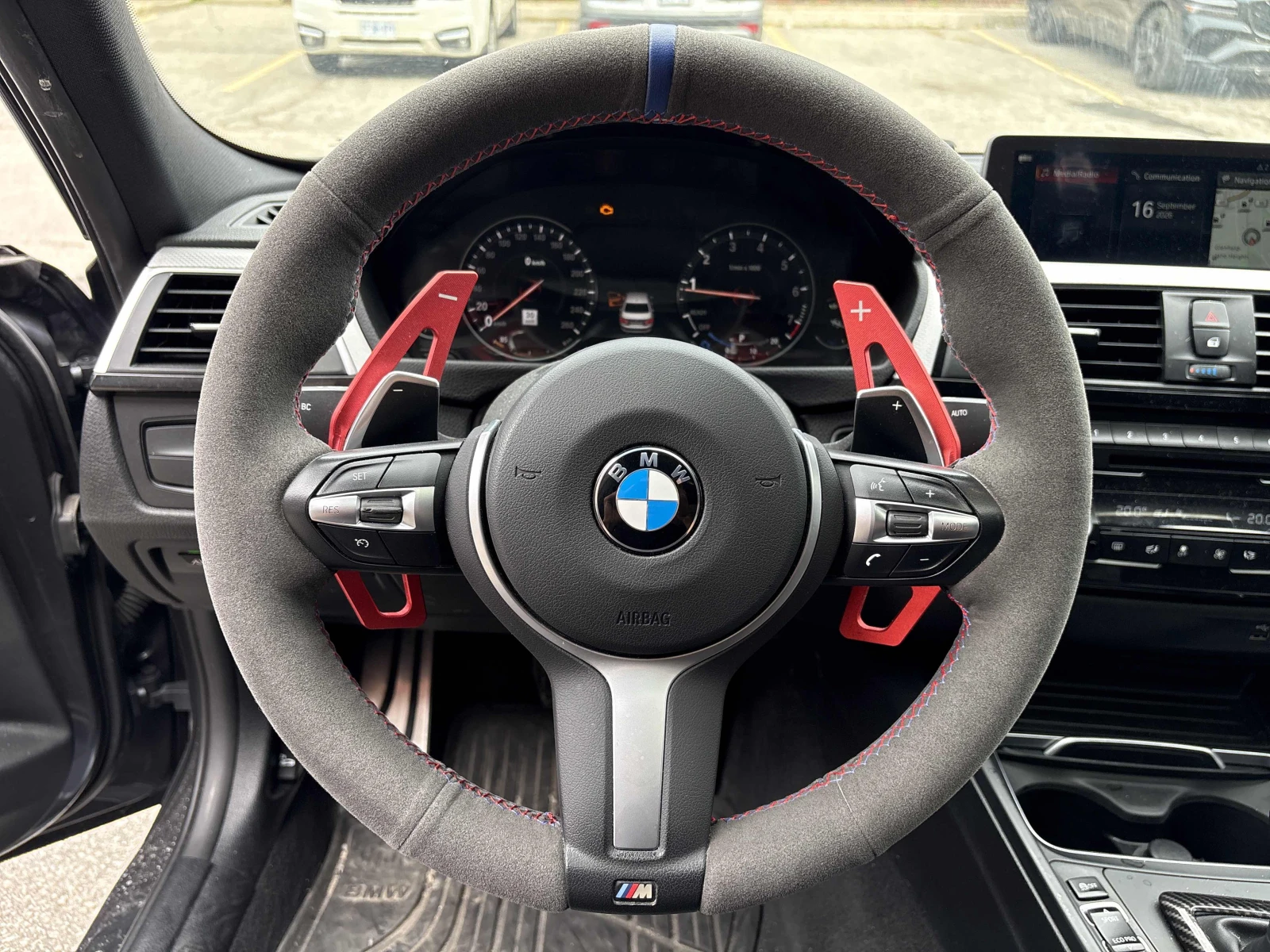 BMW 340 i xDrive / HUD / Harman Kardon / Carfax, снимка 14 - Автомобили и джипове - 56120056