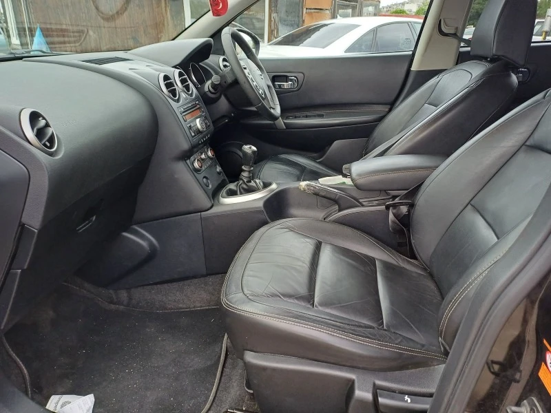 Nissan Qashqai 1.5 DCI -7 МЕСТА, снимка 6 - Автомобили и джипове - 46739463