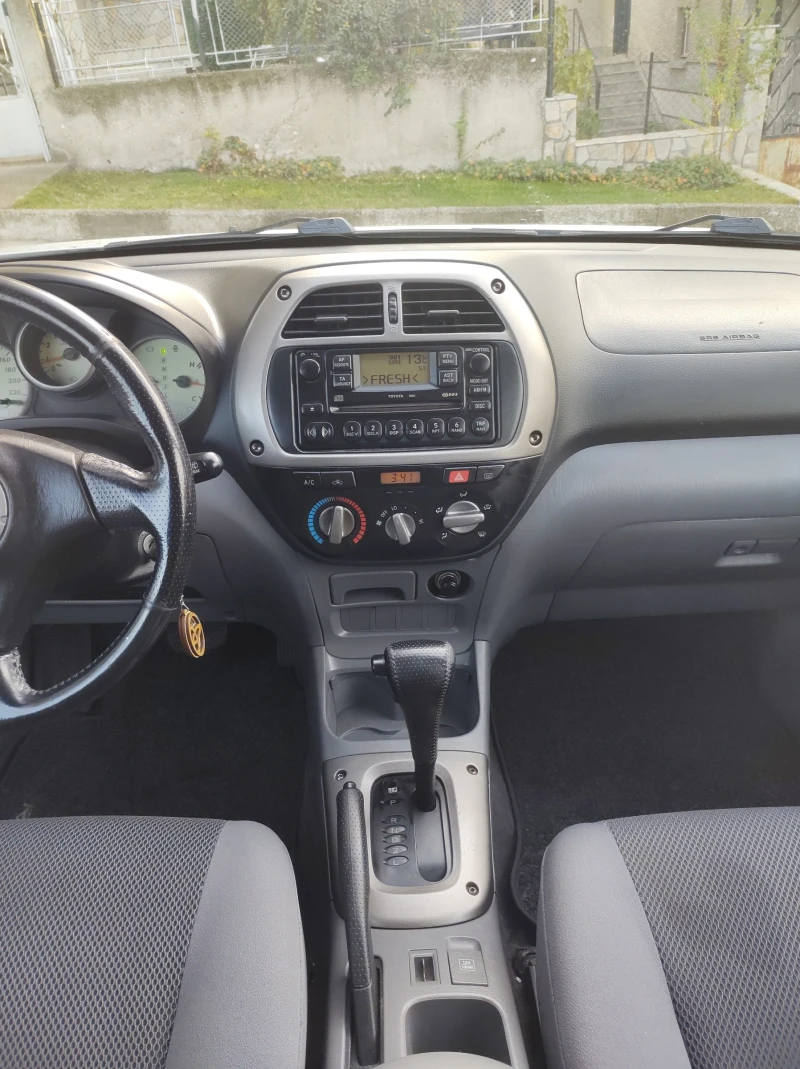 Toyota Rav4, снимка 6 - Автомобили и джипове - 48041045