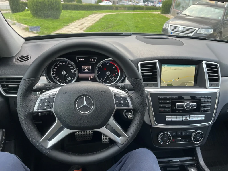 Mercedes-Benz ML 350 d 4Matic/7G/Harmon Kardon/alkantara/panorama, снимка 7 - Автомобили и джипове - 52664055