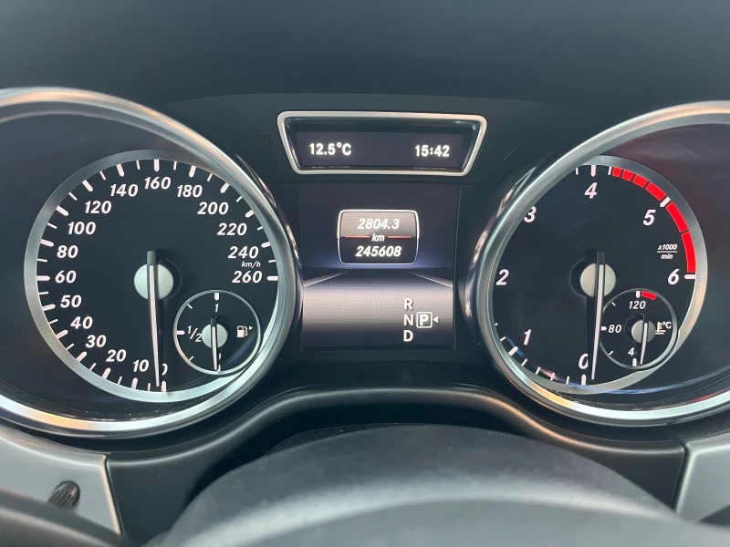 Mercedes-Benz ML 350 d 4Matic/7G/Harmon Kardon/alkantara/panorama, снимка 11 - Автомобили и джипове - 52664055