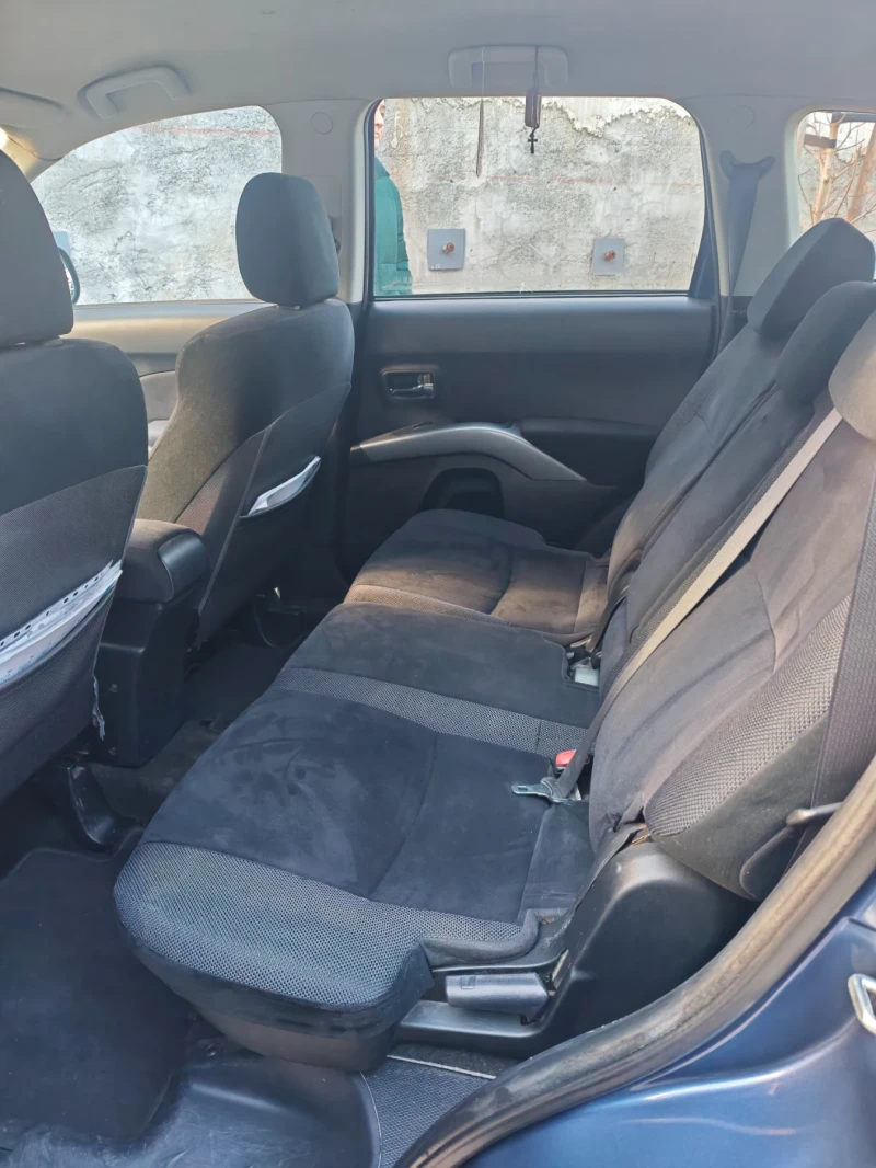 Mitsubishi Outlander, снимка 7 - Автомобили и джипове - 52875560