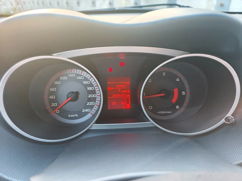 Mitsubishi Outlander, снимка 9 - Автомобили и джипове - 52875560