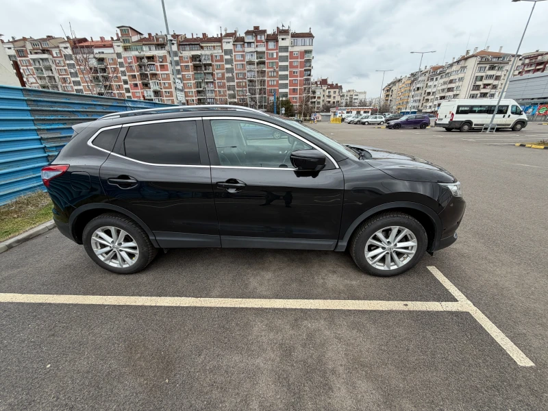 Nissan Qashqai 1.6 dCi Tekna, снимка 11 - Автомобили и джипове - 53290753
