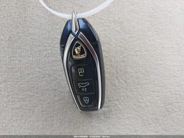 Lamborghini Urus GRAPHITE CAPSULE/PEARL CAPSULE - изображение 10
